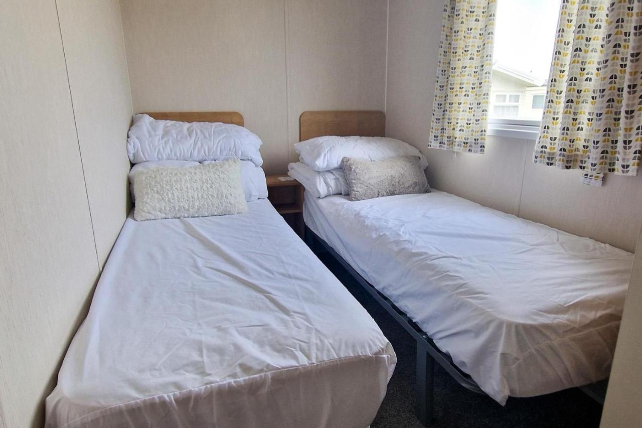 Lovely Caravan Nearby The Beach In Hunstanton, Norfolk Ref 23071C Hotel Exterior foto